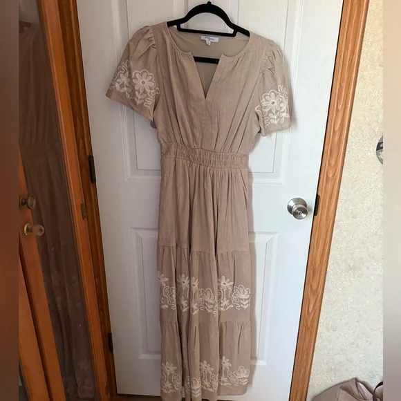 Polagram Embroidered Maxi Dress - Picture 2 of 8